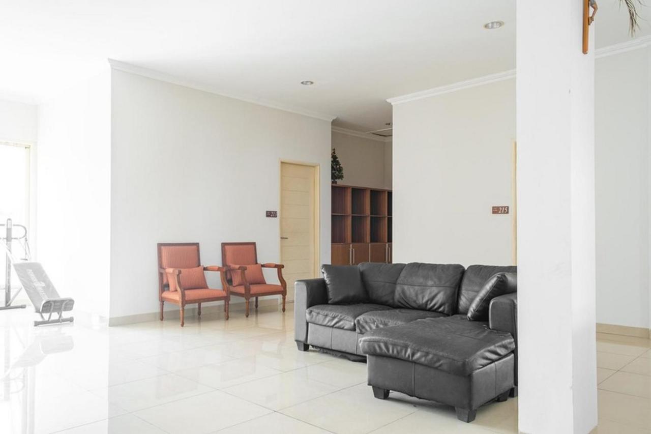 Hotel Reddoorz Near Siloam Karawaci 3 Tangerang Exteriér fotografie